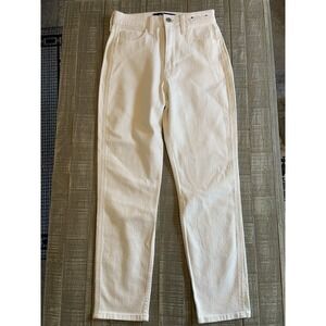 Hollister California White Ultra High Rise Mom Jeans Women's Sz 2R / 26R